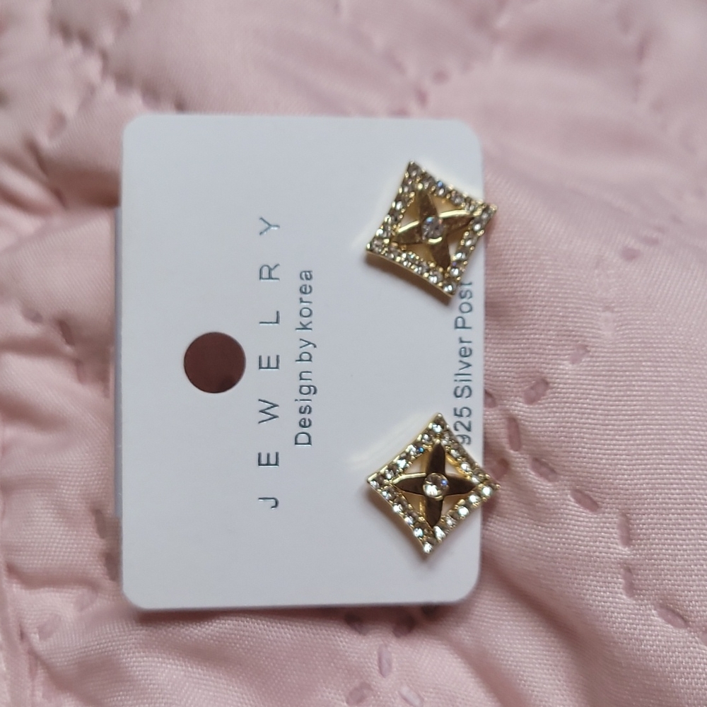 Fleur Quattrefoil Earrings